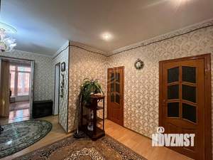 3-к квартира, вторичка, 102м2, 2/4 этаж