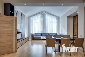 3-к квартира, вторичка, 121м2, 2/2 этаж