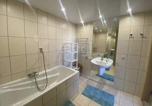 4-к квартира, вторичка, 174м2, 2/2 этаж
