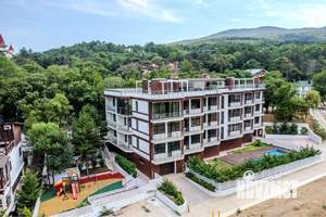 3-к квартира, вторичка, 90м2, 1/3 этаж