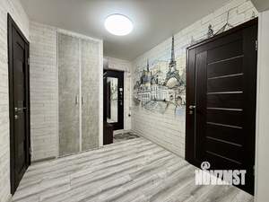 2-к квартира, вторичка, 62м2, 1/9 этаж