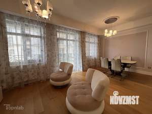 3-к квартира, вторичка, 132м2, 1/8 этаж