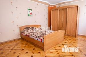 4-к квартира, вторичка, 183м2, 3/3 этаж