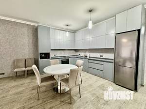4-к квартира, вторичка, 150м2, 2/5 этаж