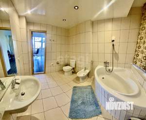 4-к квартира, вторичка, 174м2, 2/2 этаж