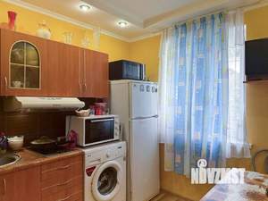 2-к квартира, вторичка, 44м2, 1/4 этаж