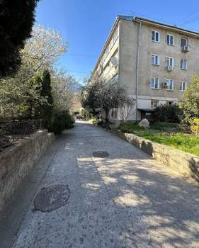 2-к квартира, вторичка, 70м2, 1/4 этаж