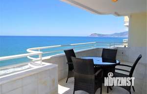 4-к квартира, вторичка, 221м2, 3/8 этаж