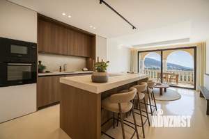 3-к квартира, вторичка, 97м2, 8/9 этаж