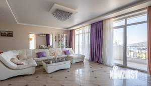 4-к квартира, вторичка, 182м2, 4/8 этаж