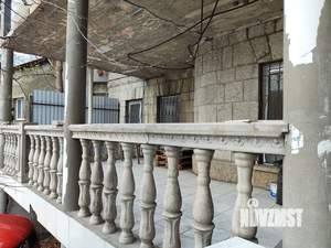 2-к квартира, вторичка, 80м2, 1/3 этаж
