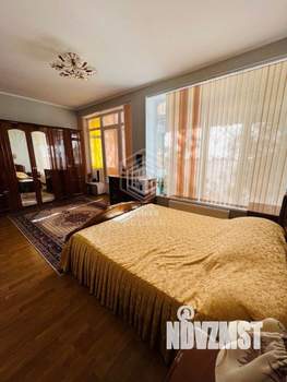 4-к квартира, вторичка, 104м2, 2/3 этаж