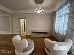 3-к квартира, вторичка, 132м2, 1/8 этаж