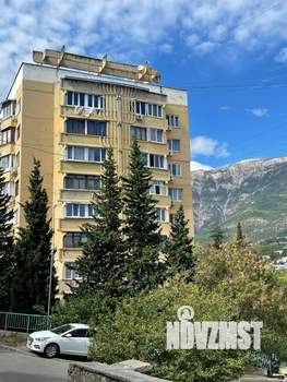 2-к квартира, вторичка, 52м2, 1/9 этаж