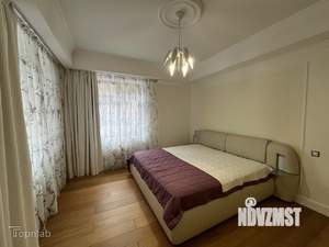 3-к квартира, вторичка, 132м2, 1/8 этаж