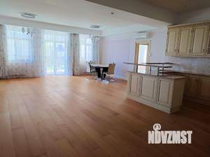 3-к квартира, вторичка, 132м2, 1/8 этаж