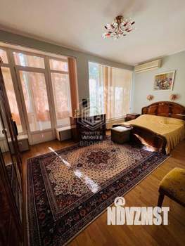4-к квартира, вторичка, 104м2, 2/3 этаж