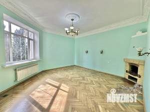 4-к квартира, вторичка, 140м2, 3/3 этаж