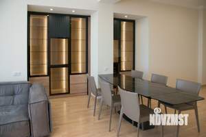 3-к квартира, вторичка, 125м2, 2/3 этаж