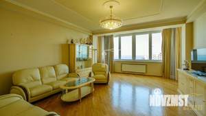 3-к квартира, вторичка, 145м2, 10/11 этаж