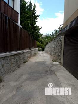 2-к квартира, вторичка, 33м2, 1/4 этаж