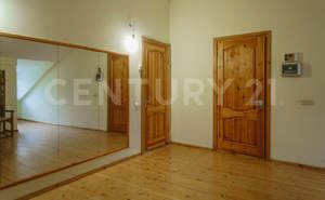 5-к квартира, вторичка, 240м2, 3/5 этаж