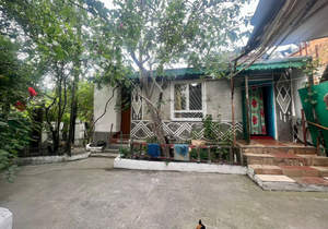 2-к квартира, вторичка, 72м2, 1/1 этаж