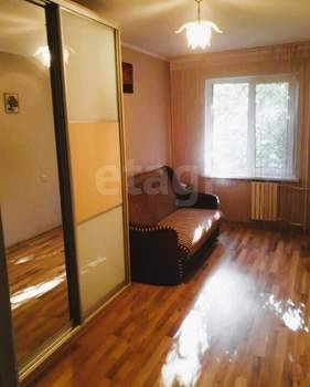 3-к квартира, вторичка, 58м2, 2/5 этаж