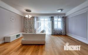 3-к квартира, вторичка, 133м2, 1/8 этаж