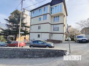 2-к квартира, вторичка, 42м2, 1/4 этаж