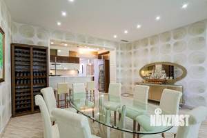 5-к квартира, вторичка, 250м2, 4/4 этаж