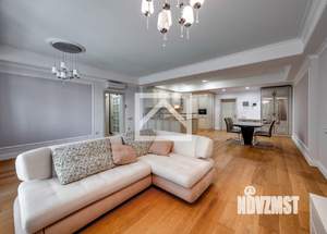 3-к квартира, вторичка, 133м2, 1/8 этаж