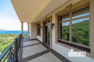 3-к квартира, вторичка, 132м2, 4/8 этаж