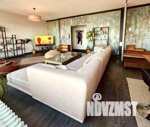 2-к квартира, вторичка, 102м2, 8/9 этаж