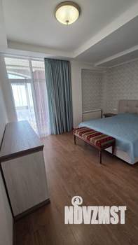 4-к квартира, вторичка, 140м2, 2/4 этаж