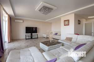 4-к квартира, вторичка, 182м2, 4/8 этаж