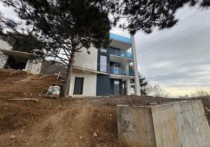 4-к квартира, вторичка, 108м2, 2/4 этаж