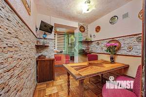2-к квартира, вторичка, 56м2, 1/4 этаж