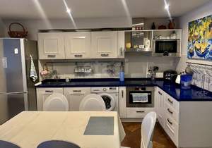 4-к квартира, вторичка, 174м2, 2/2 этаж
