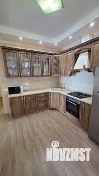 4-к квартира, вторичка, 140м2, 2/4 этаж