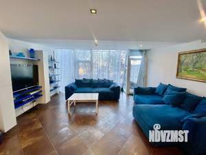 4-к квартира, вторичка, 174м2, 2/2 этаж