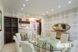 4-к квартира, вторичка, 221м2, 4/4 этаж