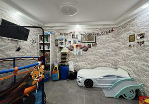 3-к квартира, вторичка, 90м2, 1/3 этаж