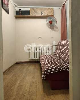 4-к квартира, вторичка, 50м2, 1/1 этаж