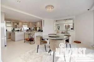 2-к квартира, вторичка, 74м2, 5/10 этаж