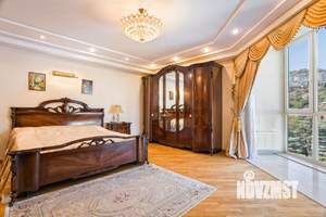 4-к квартира, вторичка, 174м2, 4/14 этаж