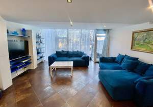 4-к квартира, вторичка, 174м2, 2/2 этаж
