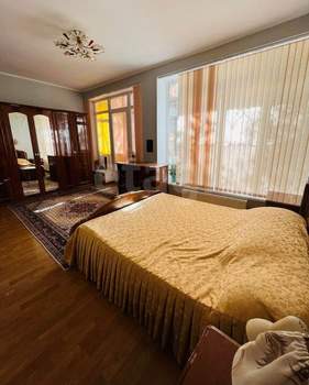 3-к квартира, вторичка, 103м2, 2/4 этаж