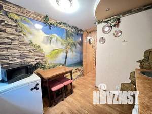 2-к квартира, вторичка, 44м2, 1/4 этаж