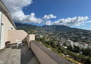 4-к квартира, вторичка, 229м2, 2/4 этаж